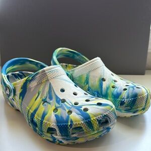 Like new marbled Crocs